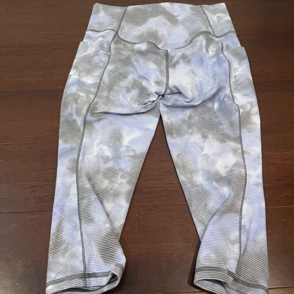 guc athleta salutation stash pocket Capri sp